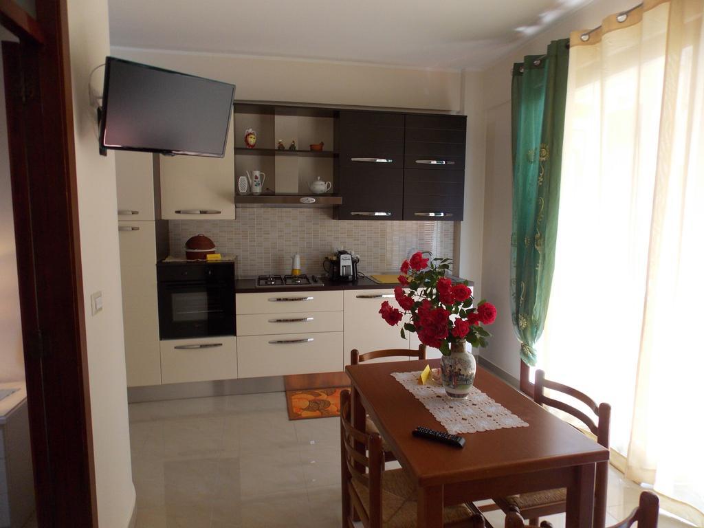 B&B Mariafrancesca Santa Teresa Di Riva Eksteriør billede